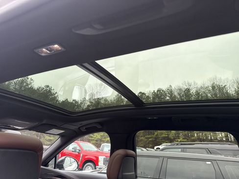 Used 2026 Lincoln Nautilus Reserve image 16