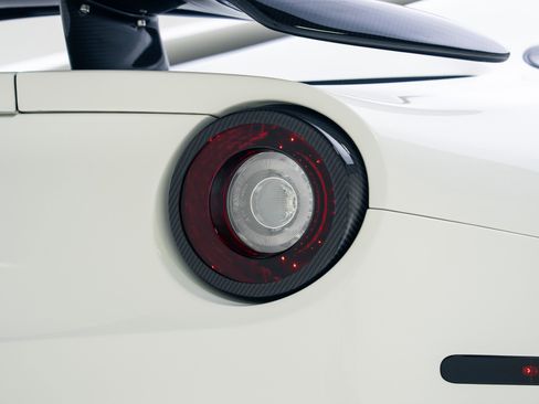 Used 2016 Ferrari F12 Berlinetta RWD image 33