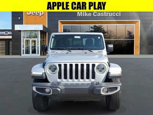 Used 2022 Jeep Gladiator Overland w/ LED Lighting Group image 2