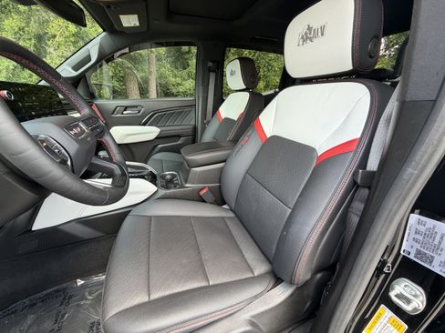 Used 2024 GMC Canyon AT4X w/ AT4X AEV Edition AWD/4WD image 15