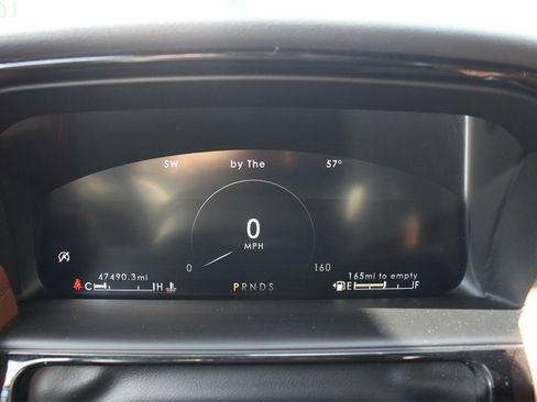 Certified 2022 Lincoln Nautilus Reserve image 27