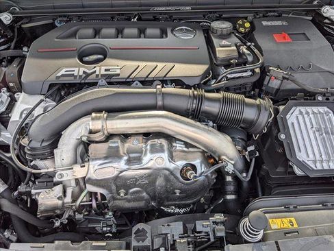 New 2025 Mercedes-Benz GLB 35 AMG 4MATIC image 18