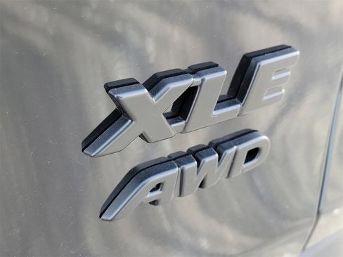 Used 2025 Toyota RAV4 XLE image 7