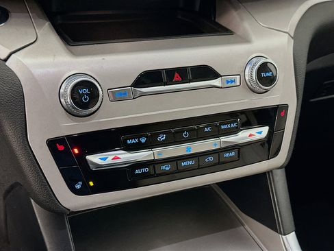 Used 2024 Ford Explorer XLT w/ Equipment Group 202A image 23