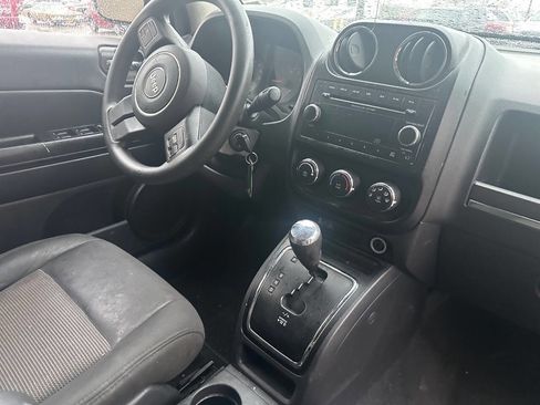 Used 2012 Jeep Compass Sport image 8