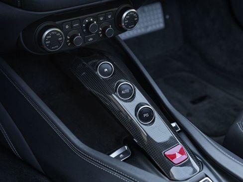 Used 2015 Ferrari California T image 42