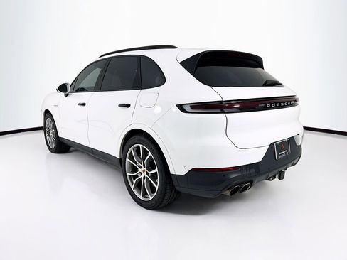 Certified 2024 Porsche Cayenne S AWD/4WD image 3