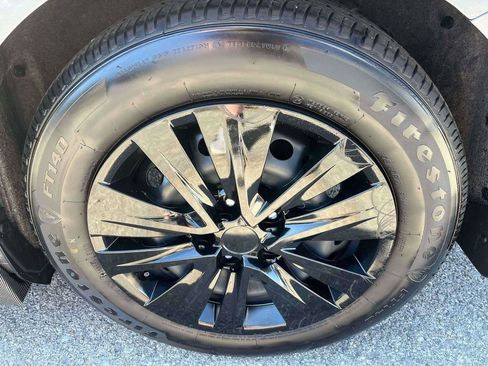 Used 2025 Nissan Sentra S FWD image 32