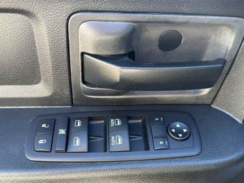 Used 2017 RAM 1500 Express image 17