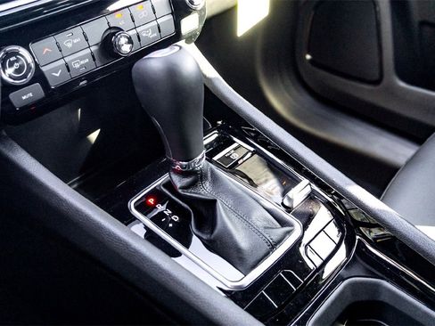 New 2026 Jeep Compass Latitude image 16