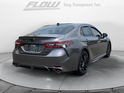 Used 2022 Toyota Camry XSE FWD image 9