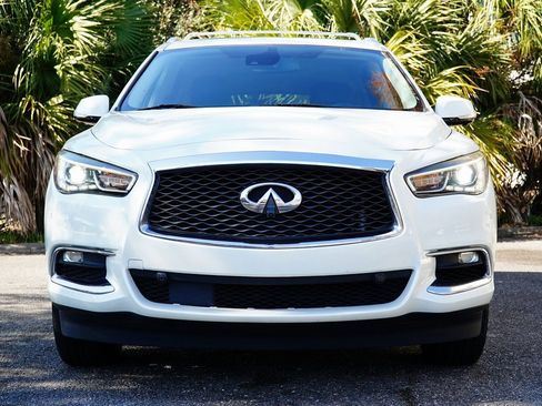 Used 2020 INFINITI QX60 Signature Edition image 3