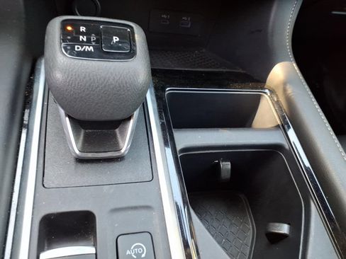 Certified 2025 Nissan Pathfinder SV FWD image 17
