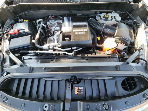Used 2023 Chevrolet Silverado 1500 LT AWD/4WD image 29