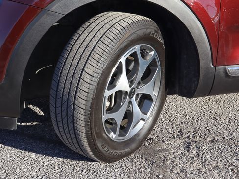 Used 2020 Kia Telluride EX image 17