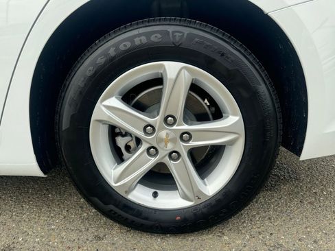 Used 2024 Chevrolet Malibu LT image 30