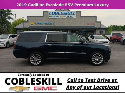 Used 2019 Cadillac Escalade ESV Premium Luxury AWD/4WD image 2