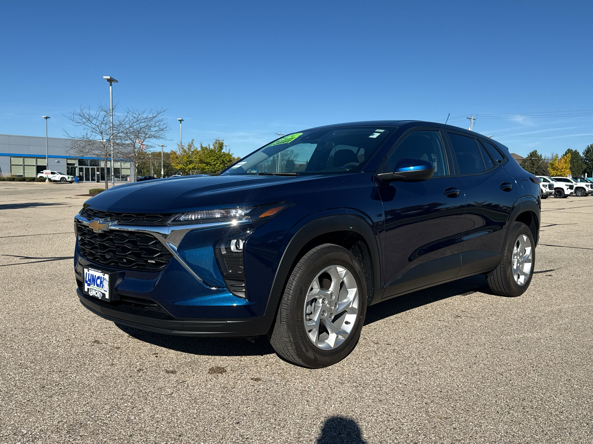 Used 2024 Chevrolet Trax LS w/ LS Convenience Package FWD image 1