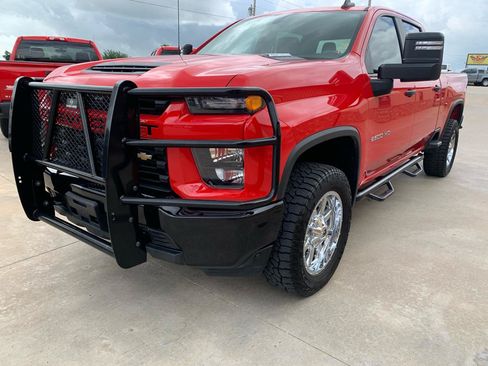 Used 2022 Chevrolet Silverado 2500 Custom w/ Custom Value Package AWD/4WD image 3