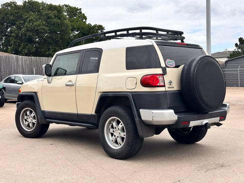 Used 2008 Toyota FJ Cruiser 4WD image 3