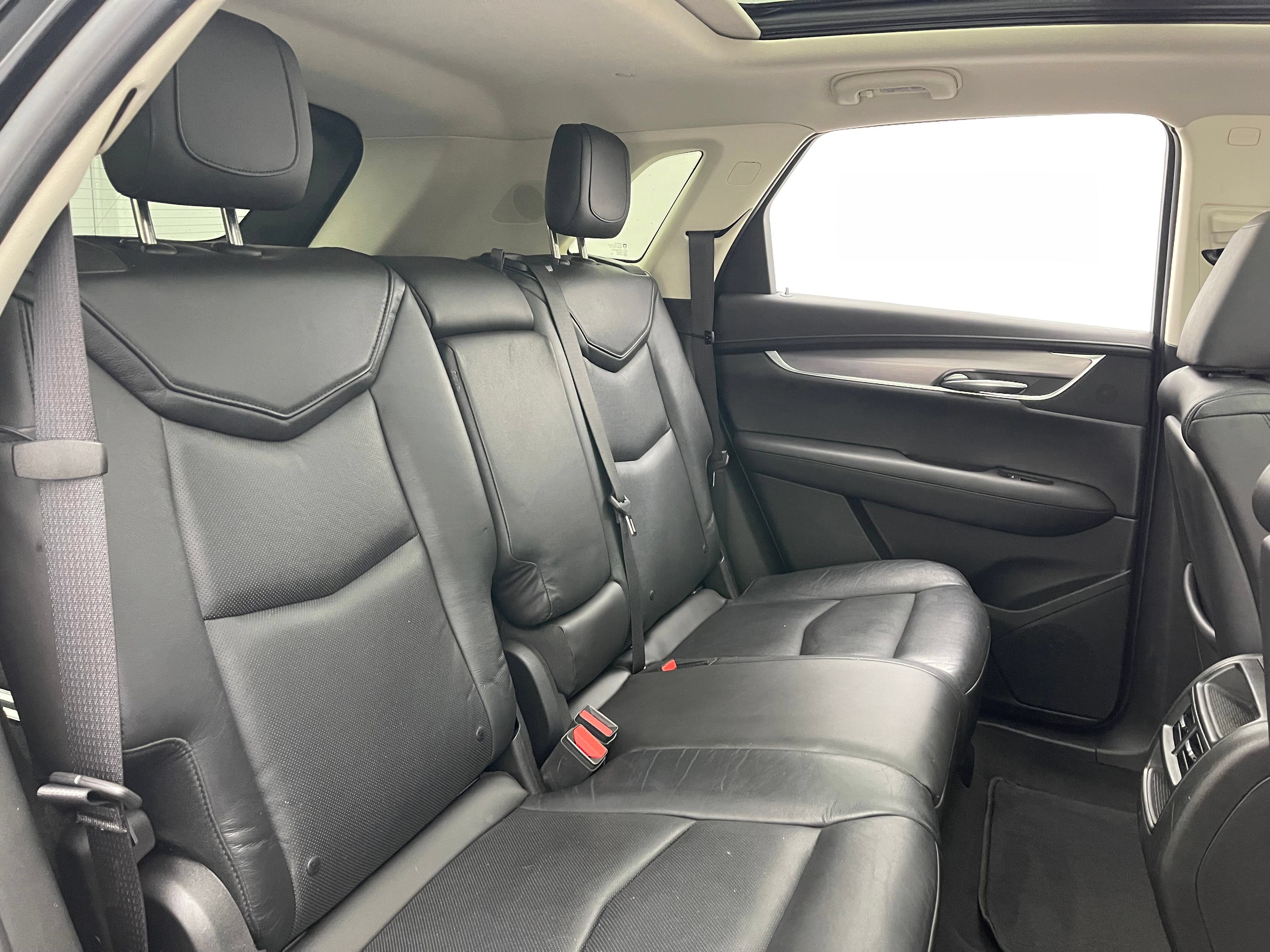 Used 2017 Cadillac XT5 Luxury w/ Driver Awareness Package AWD/4WD image 37