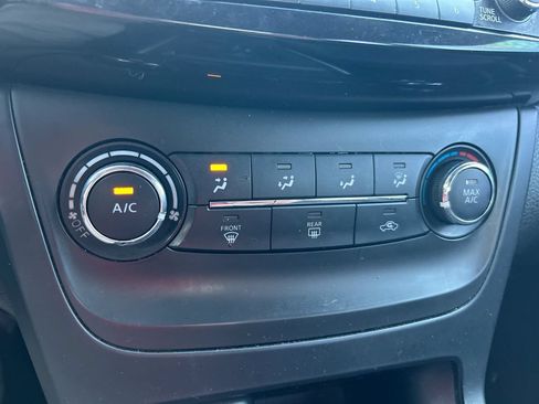 Used 2017 Nissan Sentra SV FWD image 17