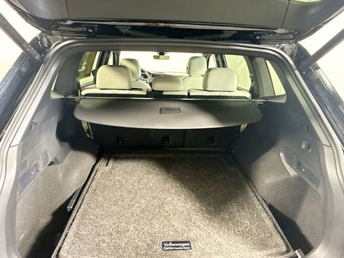 Used 2024 Volkswagen Tiguan SE R-Line image 27