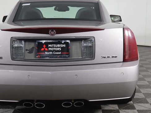 Used 2004 Cadillac XLR RWD image 15