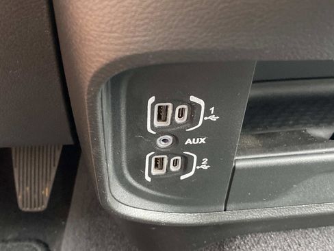 Used 2026 RAM 2500 Big Horn AWD/4WD image 32