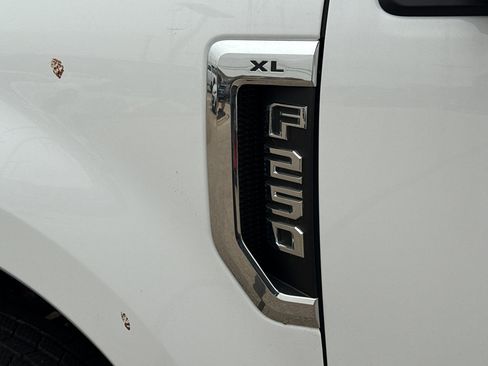 Used 2022 Ford F250 XL w/ Power Equipment Group image 12