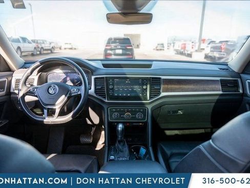 Used 2018 Volkswagen Atlas SEL Premium image 3