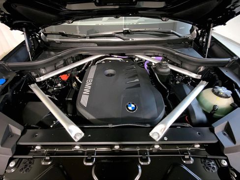 New 2026 BMW X5 xDrive40i w/ M Sport Package image 16