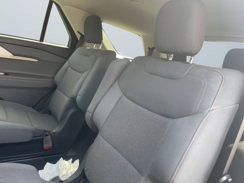 Used 2025 Ford Explorer Active image 14