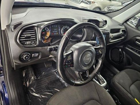 Used 2018 Jeep Renegade Altitude FWD image 12