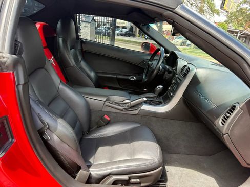 Used 2007 Chevrolet Corvette Convertible w/ Preferred Equipment Group RWD image 17