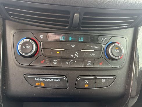 Used 2018 Ford Escape SE w/ SE Sport Appearance Package FWD image 20
