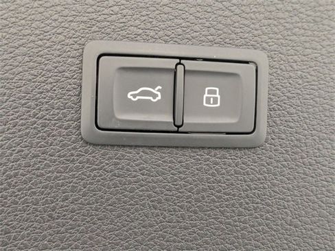 Used 2019 Audi Q5 2.0T Premium image 30