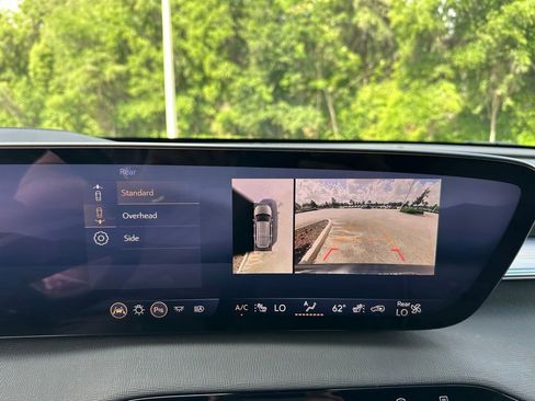 Used 2025 Buick Enclave Preferred FWD image 17
