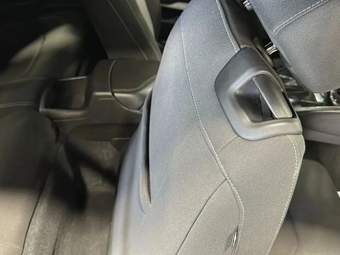Used 2023 Chevrolet Camaro LT RWD image 17