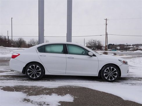 Used 2015 Honda Accord Sport image 8