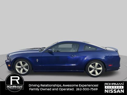 Used 2013 Ford Mustang Premium w/ Electronics Pkg RWD image 2