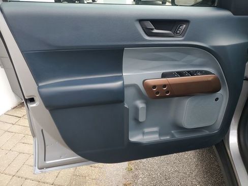 Used 2024 Ford Maverick Lariat image 25