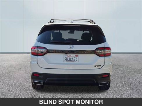 Used 2023 Honda Pilot Sport image 4