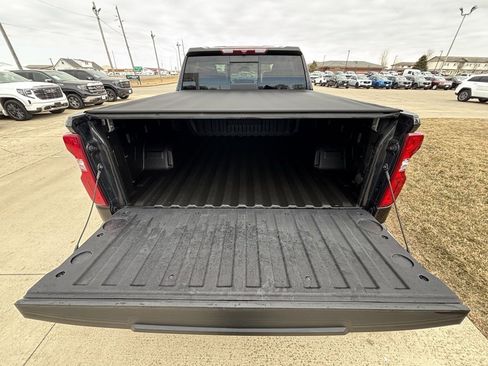 Used 2023 Chevrolet Silverado 1500 High Country image 9