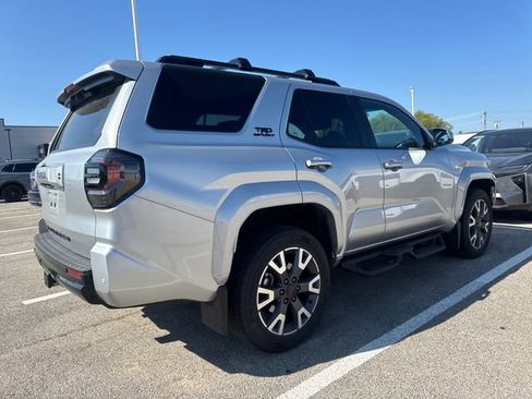 Used 2025 Toyota 4Runner TRD Sport AWD/4WD image 4
