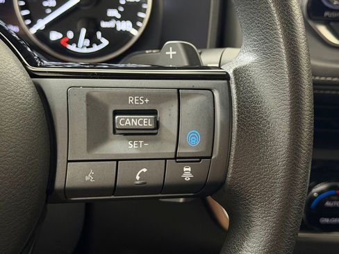 Used 2023 Nissan Rogue SV FWD image 28