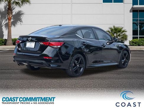 Used 2022 Nissan Sentra SR w/ Midnight Edition FWD image 6