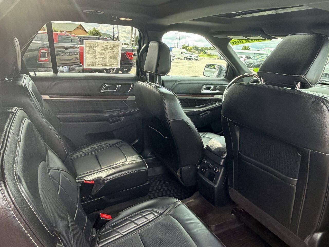 Used 2018 Ford Explorer Platinum AWD/4WD image 14