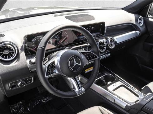 New 2026 Mercedes-Benz GLB 250 4MATIC image 10