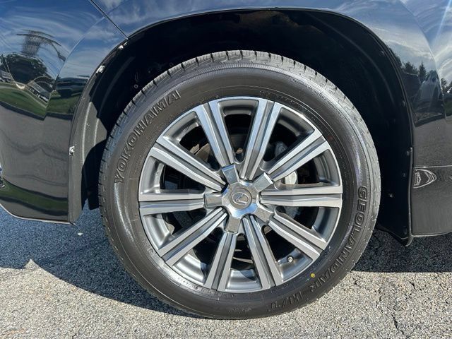 Used 2017 Lexus LX 570 4WD w/ Luxury Package image 9